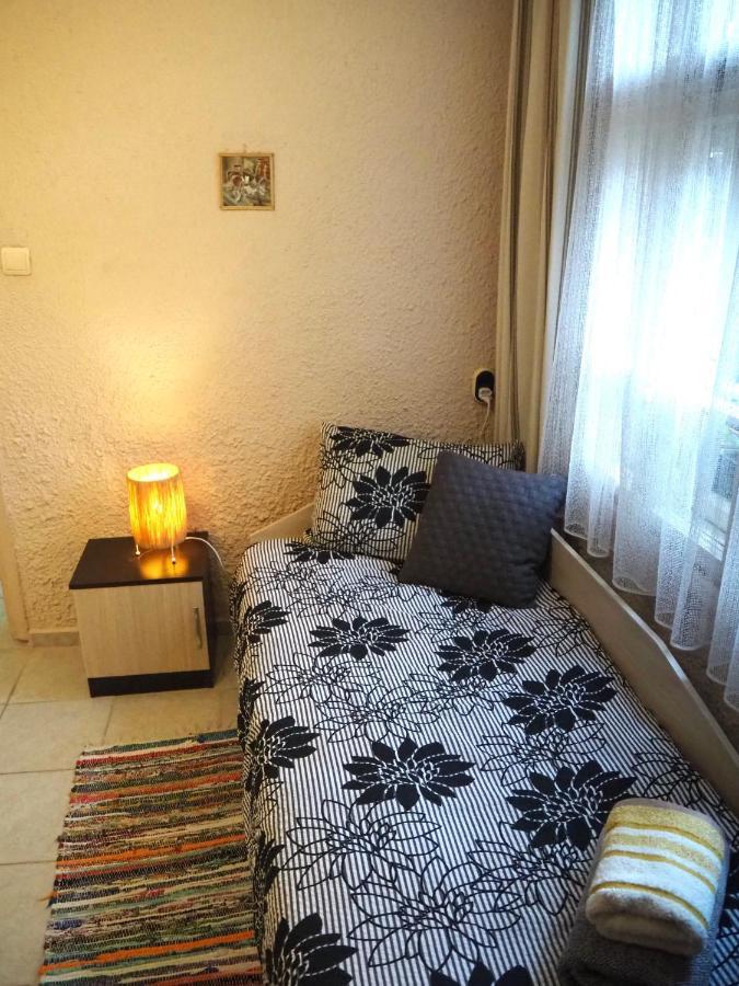 Authentic Guest Stay In The Heart Of Veliko Tarnovo Студио С Изглед Към Царевец Ngoại thất bức ảnh