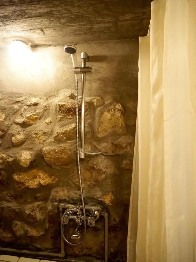 Authentic Guest Stay In The Heart Of Veliko Tarnovo Студио С Изглед Към Царевец Ngoại thất bức ảnh