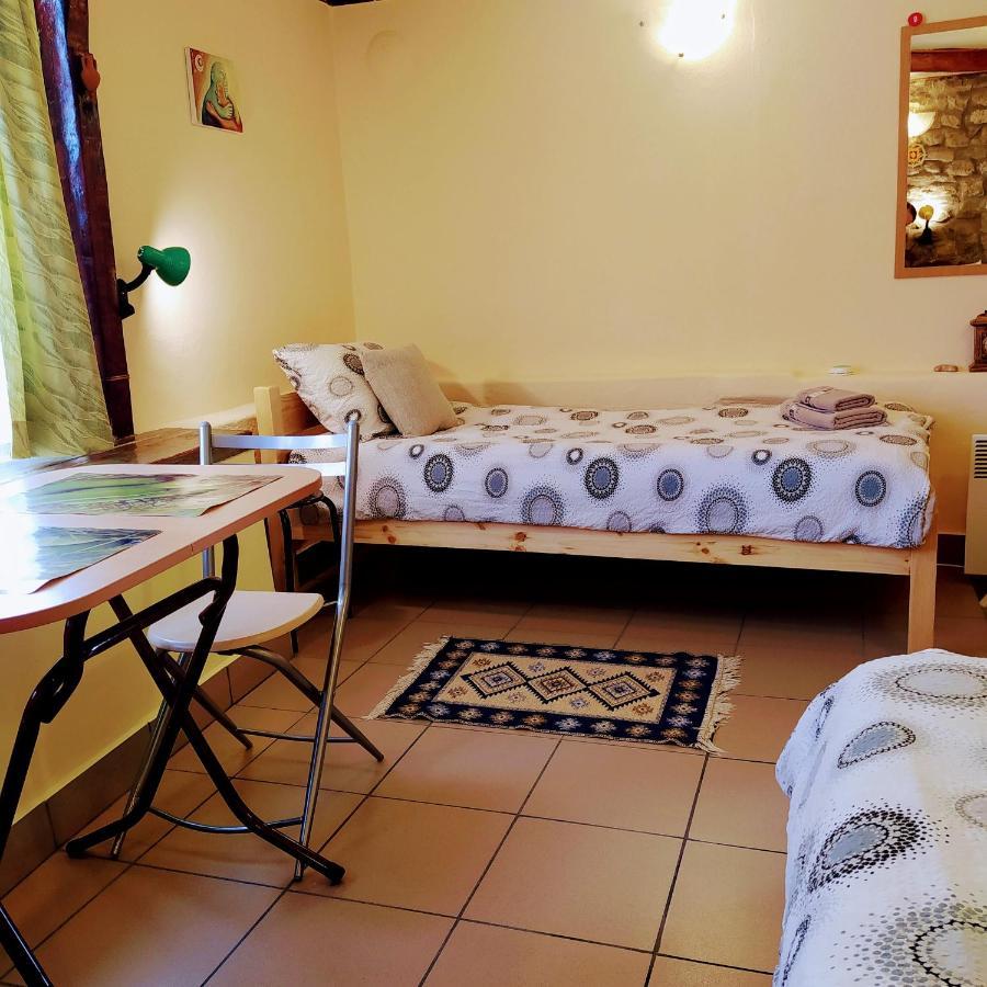 Authentic Guest Stay In The Heart Of Veliko Tarnovo Студио С Изглед Към Царевец Ngoại thất bức ảnh