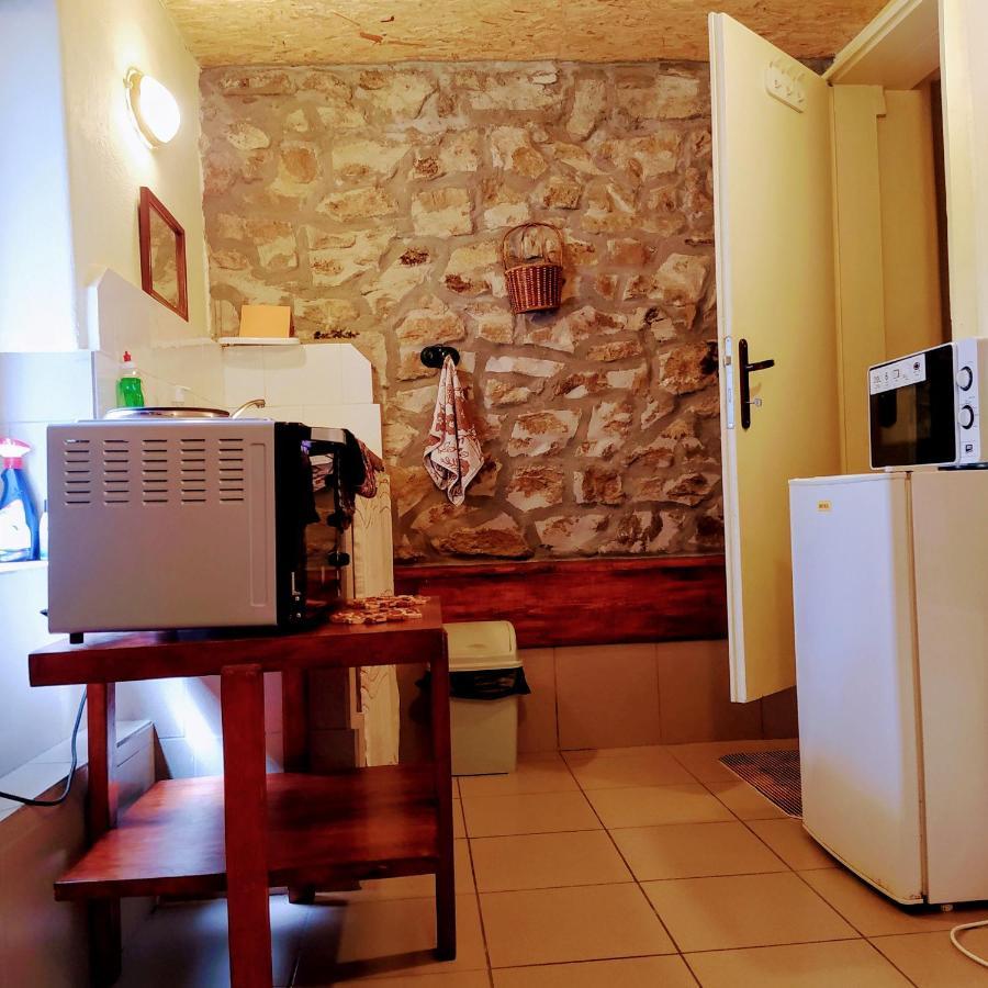 Authentic Guest Stay In The Heart Of Veliko Tarnovo Студио С Изглед Към Царевец Ngoại thất bức ảnh