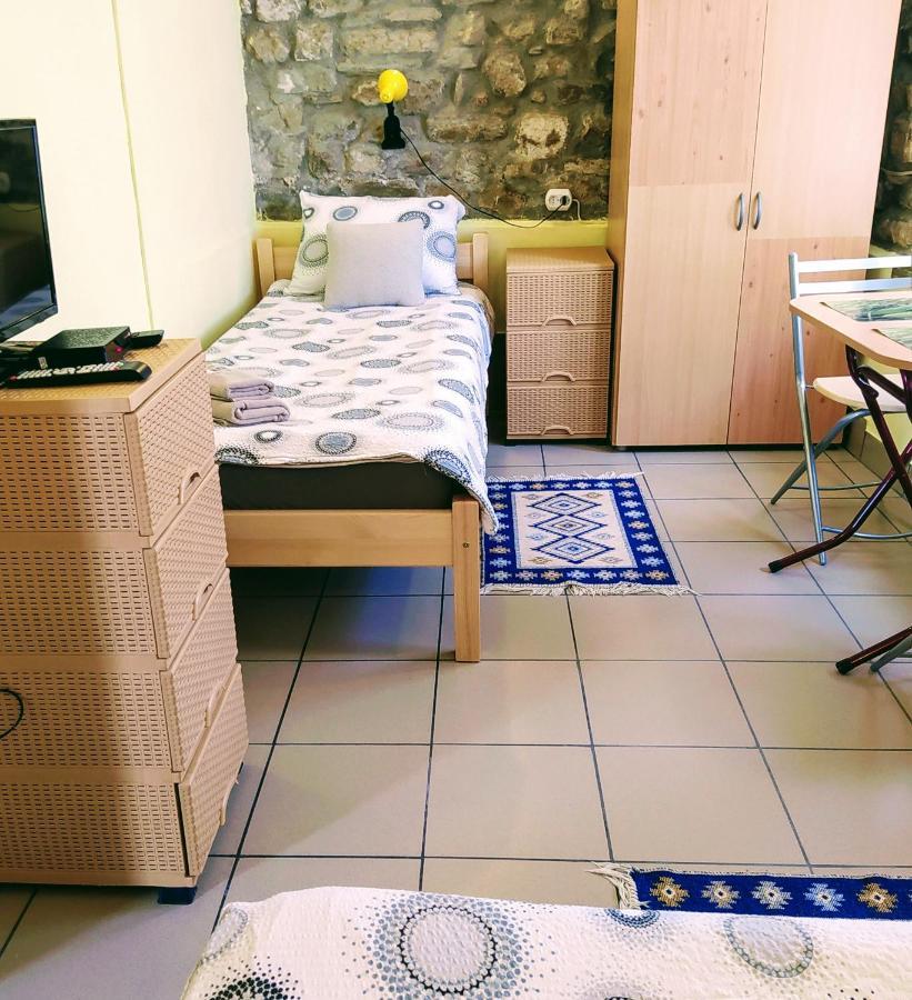 Authentic Guest Stay In The Heart Of Veliko Tarnovo Студио С Изглед Към Царевец Ngoại thất bức ảnh