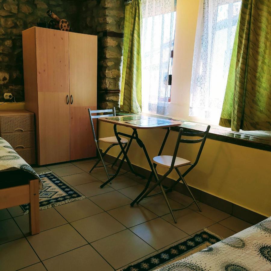 Authentic Guest Stay In The Heart Of Veliko Tarnovo Студио С Изглед Към Царевец Ngoại thất bức ảnh